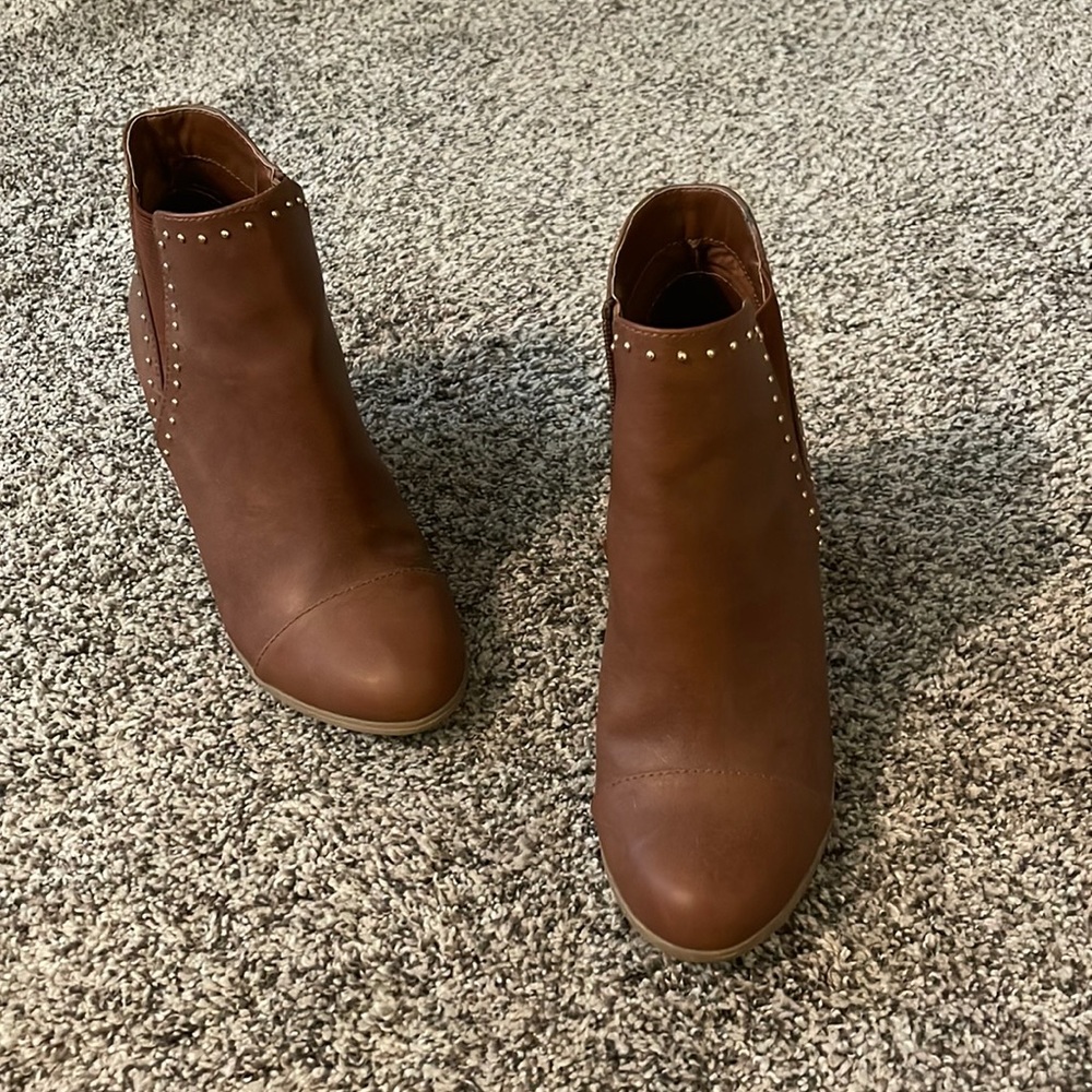 Cognac ankle booties